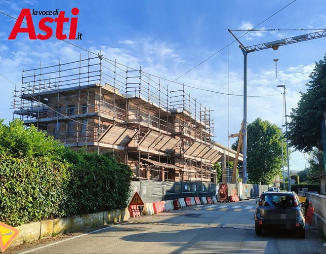 Il cantiere della scuola di Motta di Costigliole