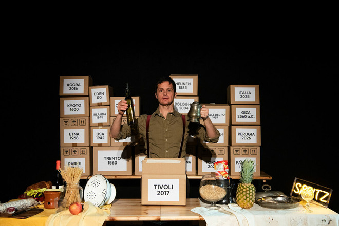 A Coazzolo il cibo diventa teatro: in scena “Food box”, 25 storie da aprire e da gustare A Coazzolo il cibo diventa teatro: in scena “Food box”, 25 storie da aprire e da gustare