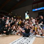 La Honda Cuneo Granda Volley in festa dopo la vittoria (foto di Danilo Ninotto)