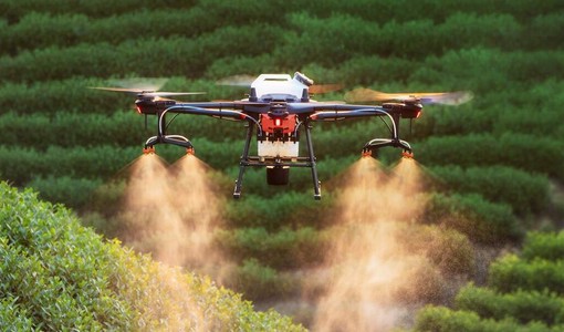 Professione dronista, il nuovo volto del lavoro agricolo digitale