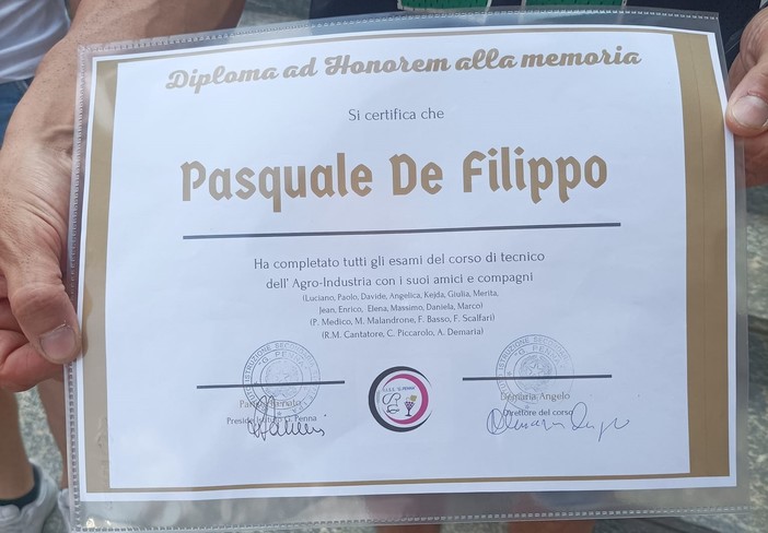 Il diploma in memoria di Pasquale De Filippo