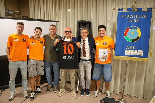 Nella foto, da sinistra: Alberto Solaro (preparatore dei portieri), Fabio Montauro (esterno), Herman Patanè (allenatore) e Marco Caccialupi (DG)