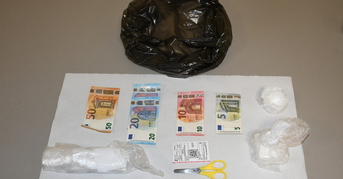 Fermato alla stazione di Asti con 80 grammi di cocaina, era ricercato per precedenti condanne