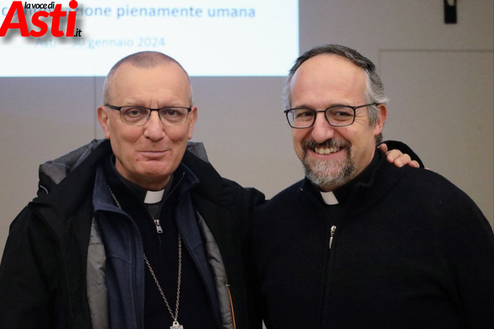 Don Luca Peyron insieme al vescovo di Asti Marco Prastaro (MerfePhoto)