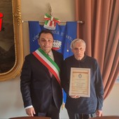 Le immagini della cerimonia, che si è svolta nel municipio di Isola d'Asti
