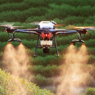 Professione dronista, il nuovo volto del lavoro agricolo digitale