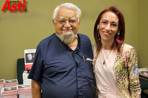 Enzo Bianchi con Manuela Caracciolo (MerfePhoto)