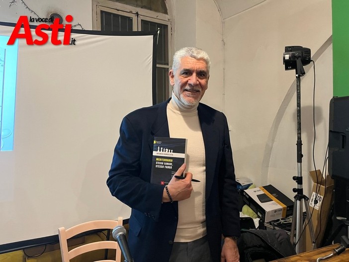 Antonio Evangelista durante una presentazione