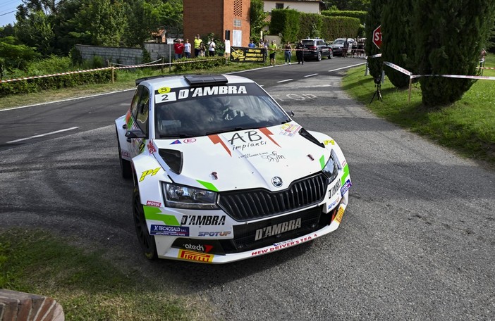 Rally di Castiglione Torinese: 95 iscritti per una sfida ad alta tensione sulle colline piemontesi