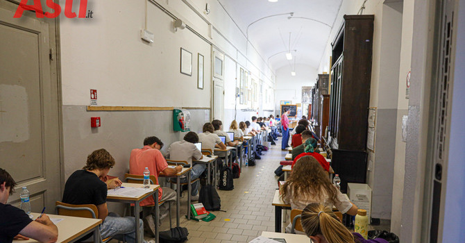 Ragazzi alle prese con la Maturità