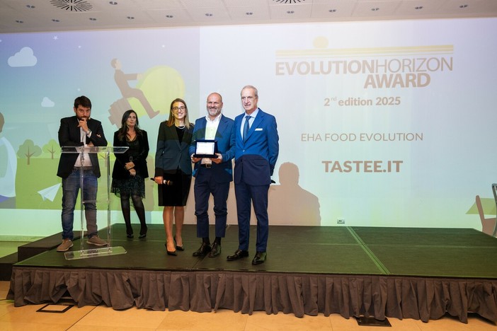 Tastee.it premiata a Milano con l’EHA Food Evolution Tastee.it premiata a Milano con l’EHA Food Evolution