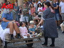 Un momento della sfilata del Festival delle Sagre (Merphefoto)