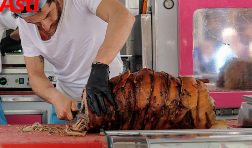 L'immancabile porchetta dalla Fiera Carolingia (MerfePhoto)