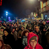 Folla per Zoe alla fiaccolata di Nizza