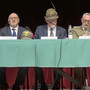 Fabrizio Pighi (il primo da sinistra) tra il presidente Favero (al centro) e il gen. Vezzoli