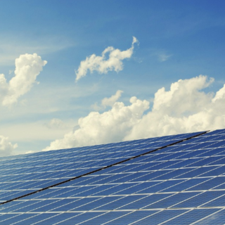 Sole e risparmio: ultima chiamata per il fotovoltaico nei piccoli comuni