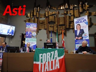 La presentazione, ieri sera, dei candidati di Forza Italia (MerfePhoto)