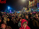 Folla per Zoe alla fiaccolata di Nizza