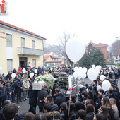 Folla ai funerali di Matilde Baldi