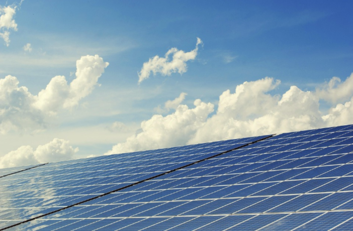 Sole e risparmio: ultima chiamata per il fotovoltaico nei piccoli comuni