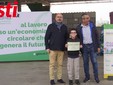Rasero e il consigliere provinciale Andrea Gamba con il vincitore