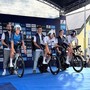 Sobrero al centro tra gli azzurri alla partenza (foto Federciclismo)
