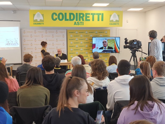 “Keep calm: bevi vino italiano”, la nuova campagna approda anche ad Asti