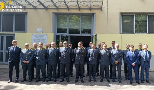 Il generale Giovanni Avitabile in visita alla Finanza di Asti