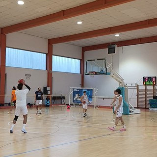 Prima vittoria per la Gieffe Scuola Basket Asti: Fossano si arrende 83-78