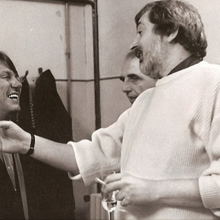 De André e Guccini in una foto tratta da Wikipedia De André e Guccini in una foto tratta da Wikipedia