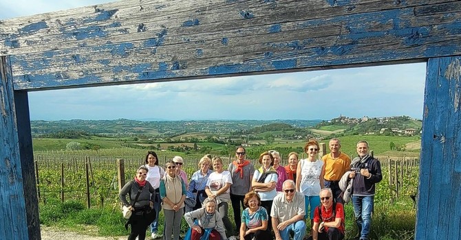 Scatto bucolico per i partecipanti ad un gruppo di cammino
