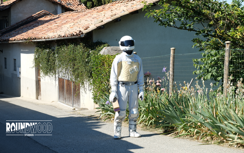 Una scena delle riprese (Ph. Roundwood studios - Tutti i diritti riservati)