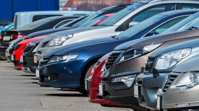 Frenata per l'usato astigiano nel 2026, mentre l'elettrico resta fermo al palo