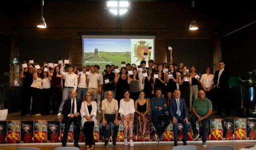 La consegna della Costituzione (ph. Tommaso Robino)