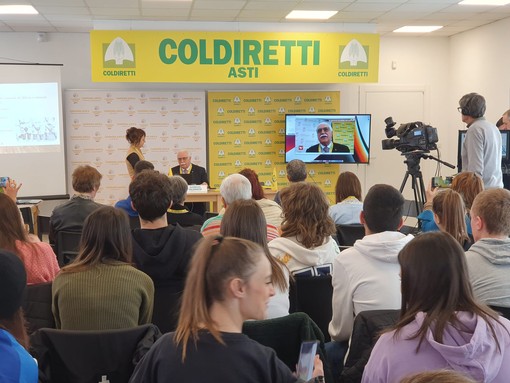 “Keep calm: bevi vino italiano”, la nuova campagna approda anche ad Asti