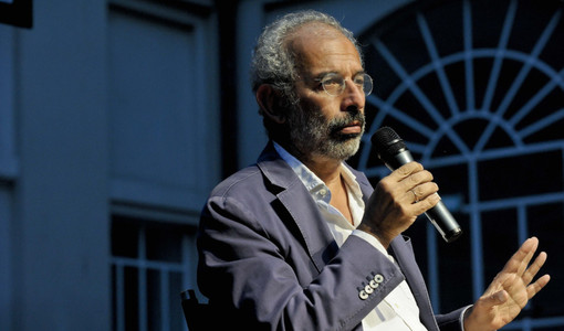 Gad Lerner ritratto da Franco Rabino durante un incontro di Passepartout