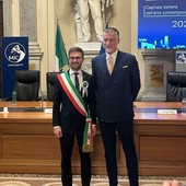 Il sindaco di Alba Alberto Gatto con il ministro della Cultura Alessandro Giuli Il sindaco di Alba Alberto Gatto con il ministro della Cultura Alessandro Giuli