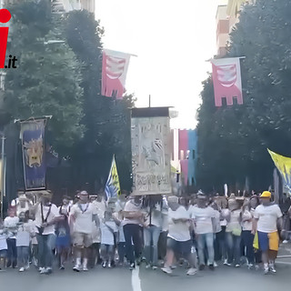 Giro della Vittoria: il Borgo Don Bosco riporta in piazza la gioia del Palio [VIDEO]