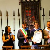 Il giovane neo laureato ricevuto in Municipio