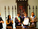 Il giovane neo laureato ricevuto in Municipio Il giovane neo laureato ricevuto in Municipio