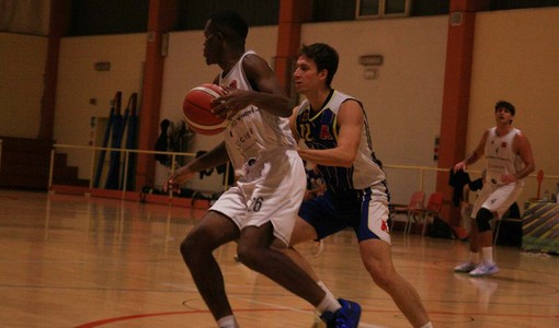 Basket, la Gieffe Sba travolge l'Atlavir e fa festa a Nizza Monferrato Basket, la Gieffe Sba travolge l'Atlavir e fa festa a Nizza Monferrato
