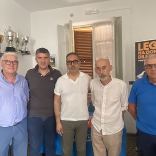 in ordine Tiziano Bragato (componente delegazione), Francesco Pantano (vice delegato), Walter Vercelli (consigliere regionale), Gianfranco Merlo (delegato provinciale) e Bruno Fassone (segretario)