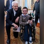 Iacopo Melio con il presidente della Repubblica Sergio Mattarella (immagine tratta dal profilo X di Mello)
