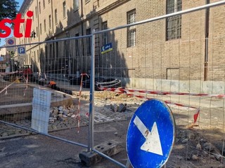 Cantiere dei lavori in Piazza Catena