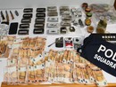 Doppio blitz antidroga della Polizia: sequestrati cocaina, hashish e 20.000 euro Doppio blitz antidroga della Polizia: sequestrati cocaina, hashish e 20.000 euro