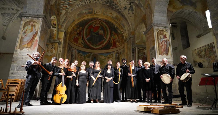 “Vengo a Te, Madre Maria”: a Vezzolano rivivono i Libri d’Ore tra musica e devozione “Vengo a Te, Madre Maria”: a Vezzolano rivivono i Libri d’Ore tra musica e devozione