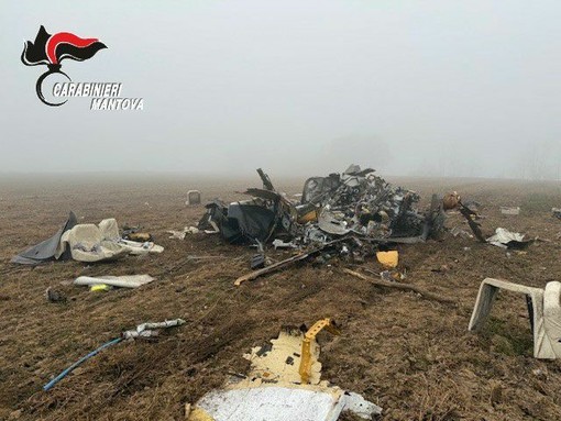 I rottami dell'elicottero I rottami dell'elicottero