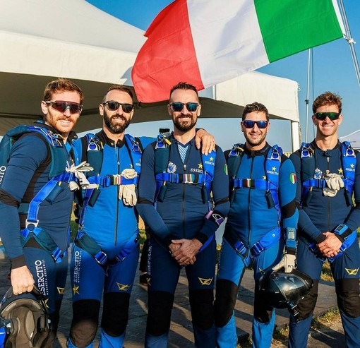 Nella foto il Team Esercito argento ai Wind Games: da sinistra, Federico Allamprese, Marco Soro, Andrea Cardinali, Stefano Falagiani e Alessandro Binello