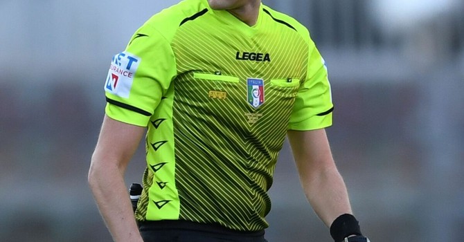 Aggredito un arbitro di 17 anni durante una partita Under 18. Il questore Di Donato: “Non devono sentirsi soli”