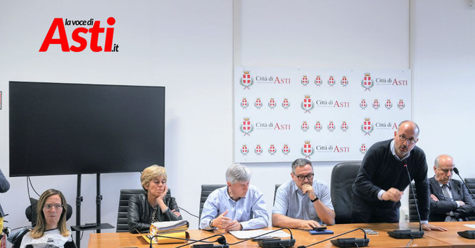 L' incontro di maggio tra Amministrazione e residenti della Collina Volta (Merphefoto) L' incontro di maggio tra Amministrazione e residenti della Collina Volta (Merphefoto)